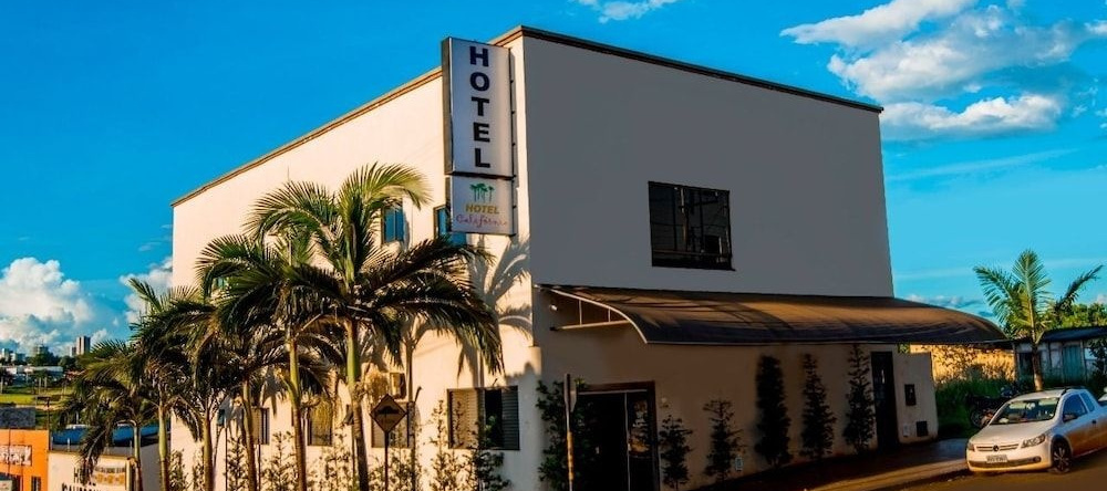 Hotel Califórnia, Jatai — photo 1