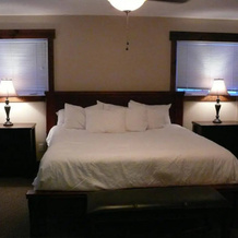 River to Peaks Inn, Golden — photo 5