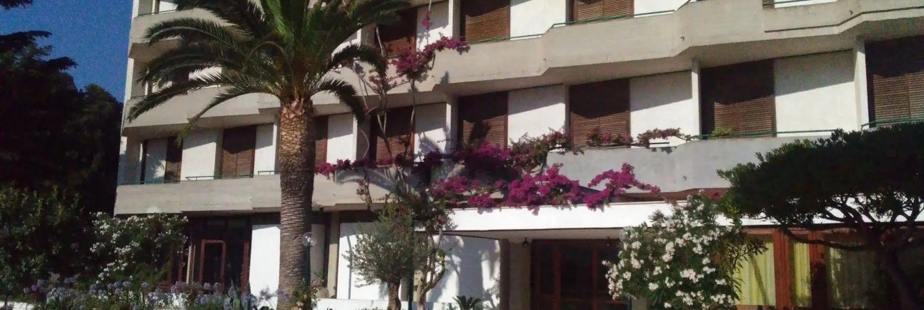 Hotel Parco Degli Aranci, San Menaio — photo 1