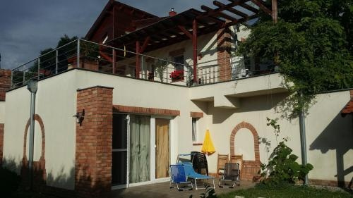 Naposdombi Apartmanok, 科姆洛 — 照片 1