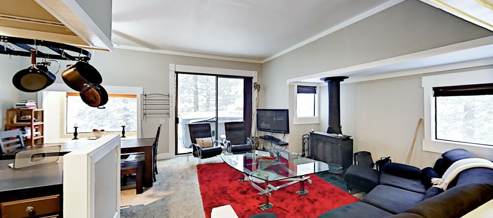 350 Yards To Lift! Private Hot Tub 3 Bedroom Townhouse, Stateline — photo 1