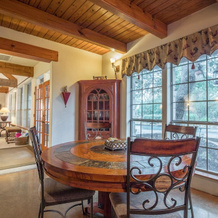 Rock 'n' Wood 4 Bedrooms 3.5 Bathrooms Home, Wimberley — photo 4