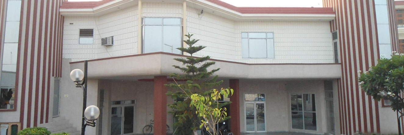 Hotel Holy City Paradise inn, 努尔布尔 — 照片 1