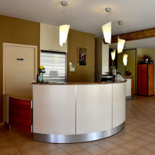 Hotel Pernes Les Fountaines, 佩尔讷莱方丹 — 照片 2