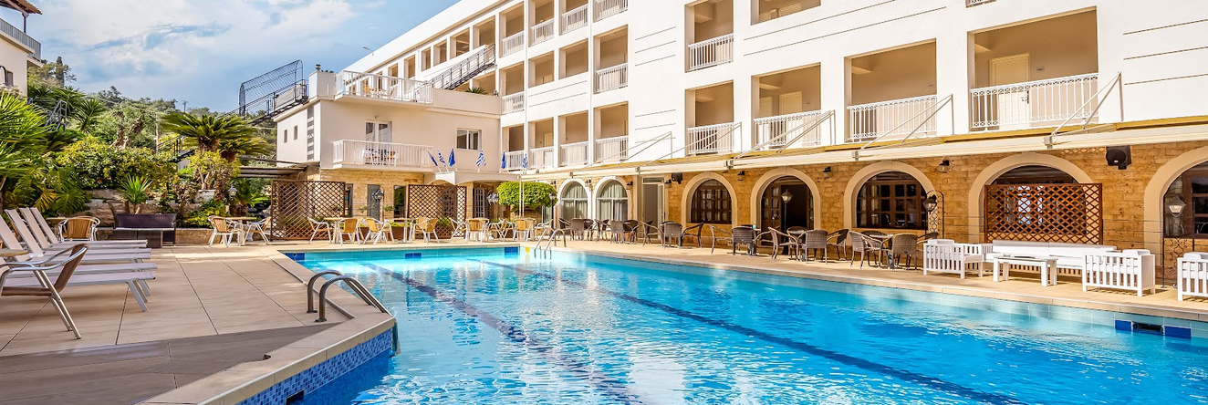 Oasis Corfu Hotel, Perama — photo 1