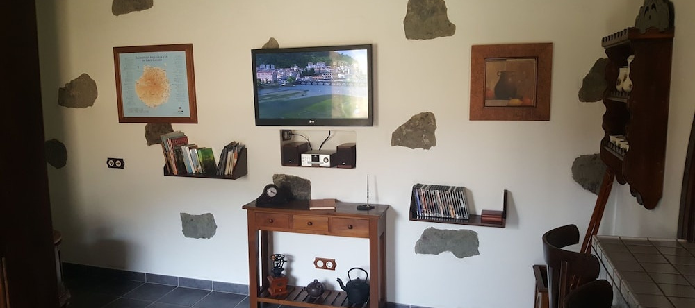 Holidays Cottage with Jacuzzi in Tejeda- El Coronel, 特赫达 — 照片 1