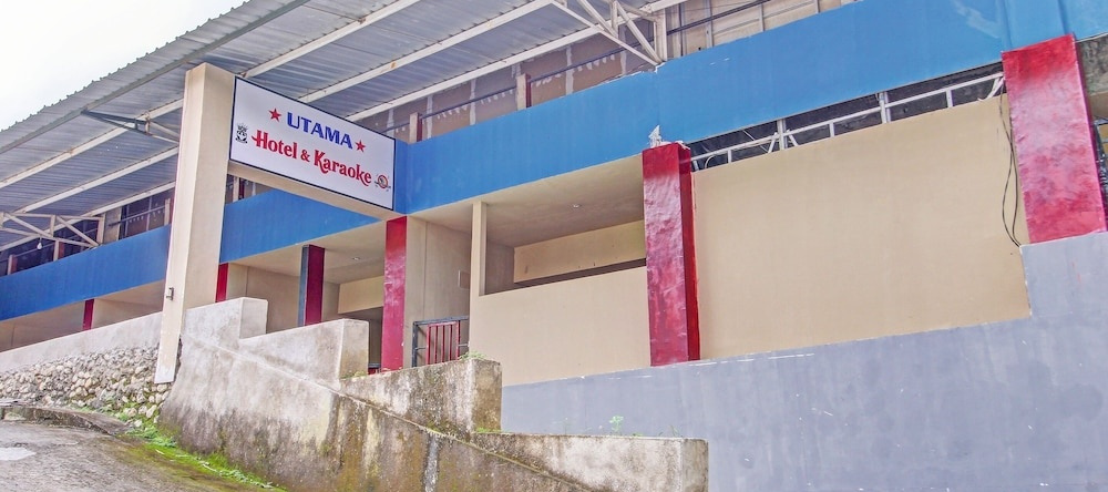OYO Life 92032 Utama Hotel & Karaoke, Trenggalek — photo 1