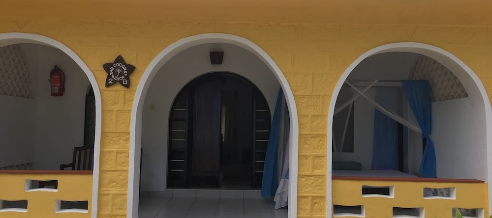 The Coconut Beach Boutique Lodge & Spa, Tiwi — photo 1