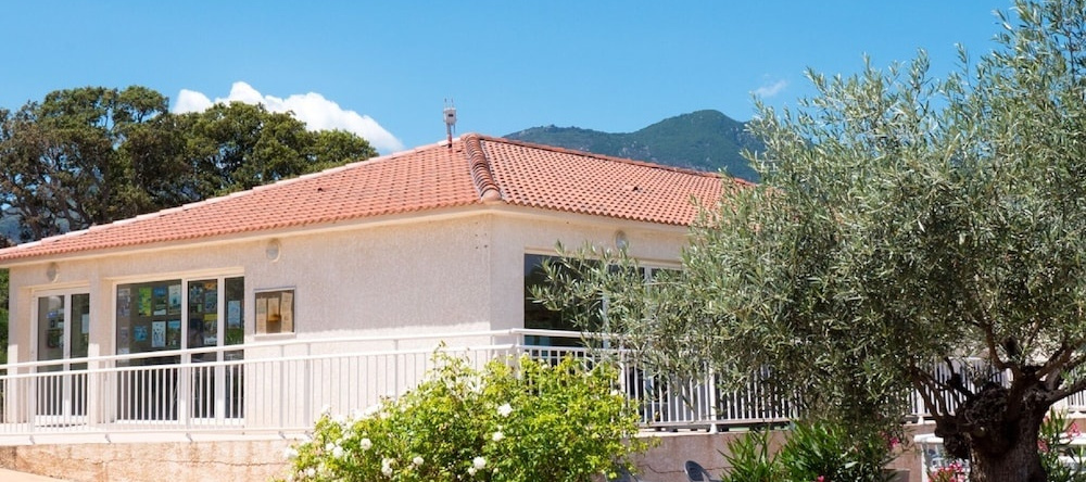 Beautiful, Comfortably Furnished Holiday Home in Corsica, 切尔维奥内 — 照片 1