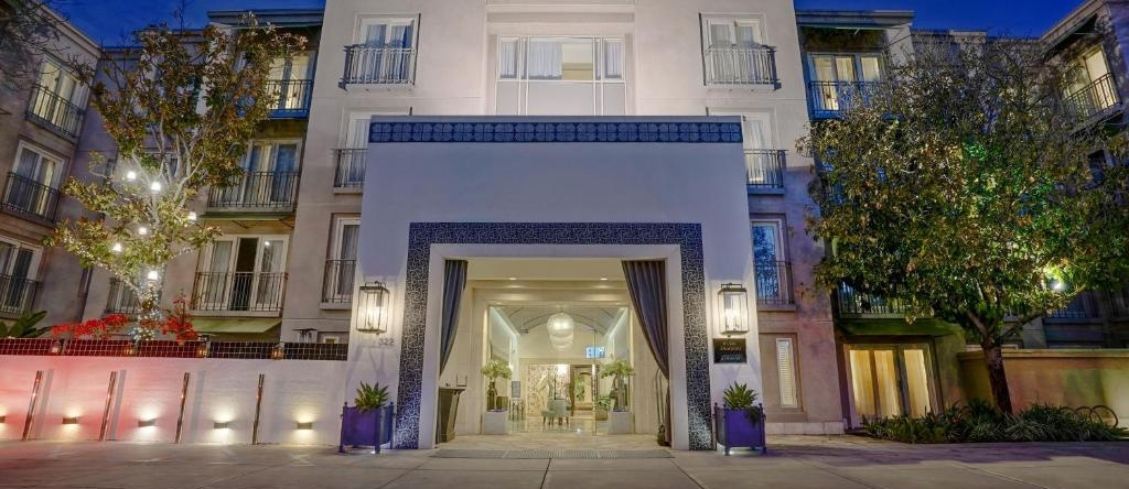 Hotel Amarano Burbank - Hollywood, 伯班克 — 照片 1