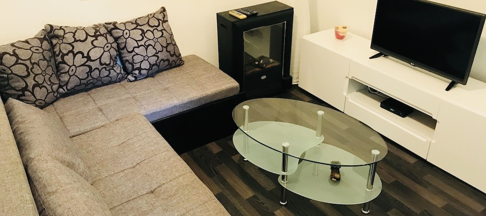 Extraordinary Apartment & Mobile Home, Верзей — фото 1