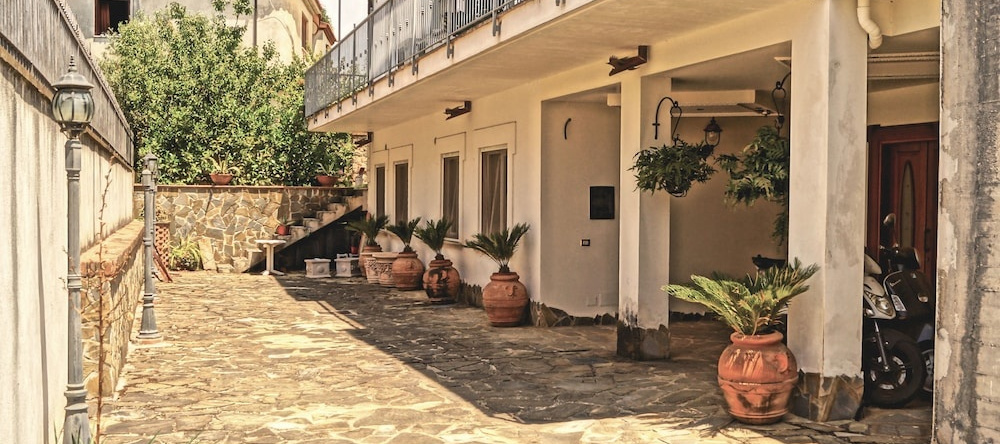 Villa Del Muro Torto, Vallo della Lucania — photo 1