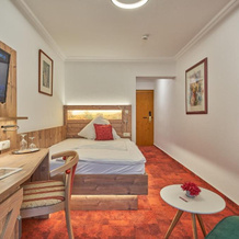 Hotel St. Georg Garni, 策勒 — 照片 3