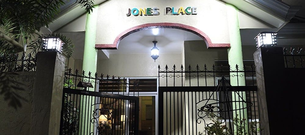 Jones Place Hotel, 坎迪贾伊 — 照片 1