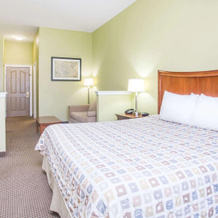 Days Inn & Suites by Wyndham Swainsboro, 斯温斯伯勒 — 照片 4