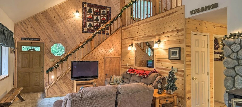 Cozy Camp Connell Cabin: Large Game Room & Decks!, Dorrington — photo 1