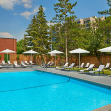 Sheraton Parkway Toronto North Hotel & Suites, 列治文山 — 照片 3
