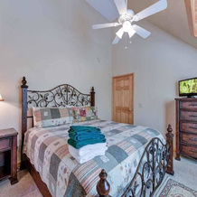 Unbridled Spirit 5 Bedroom Home with Hot Tub, Pittman Center — photo 5