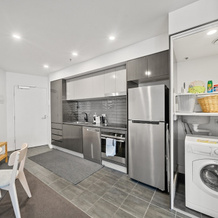 Light-filled 1-bed Apartment With Pool & Gym, Gungahlin — photo 3