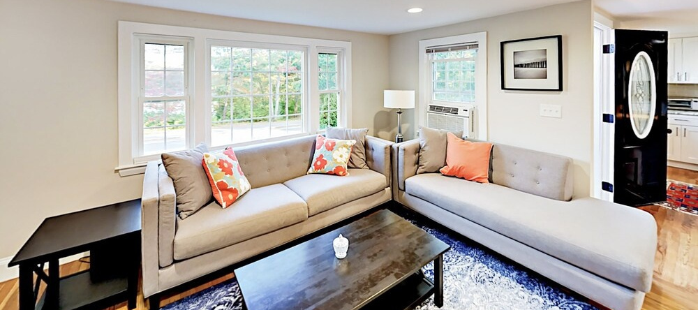 Corner Lot Home 4 Bedrooms 2 Bathrooms Home, Yarmouth — photo 1