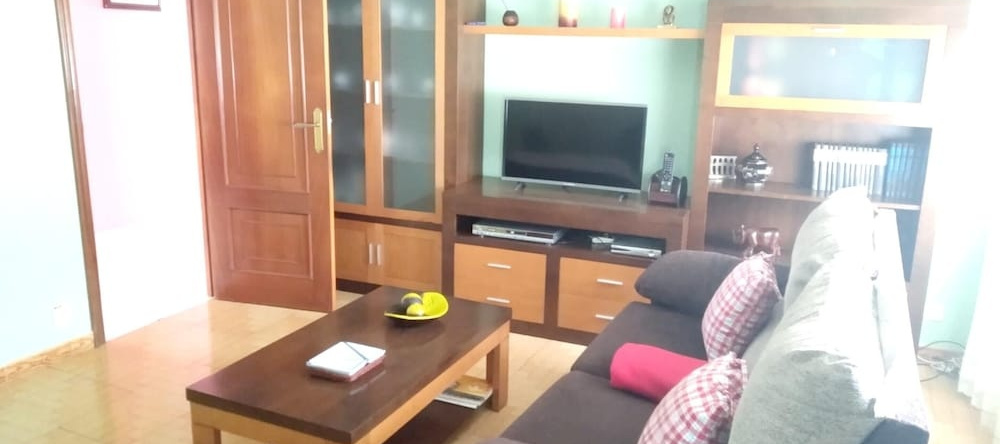 Apartment With 3 Bedrooms in Camelle, With Wonderful City View, Enclosed Garden and Wifi Near the Beach, 卡马里尼亚斯 — 照片 1
