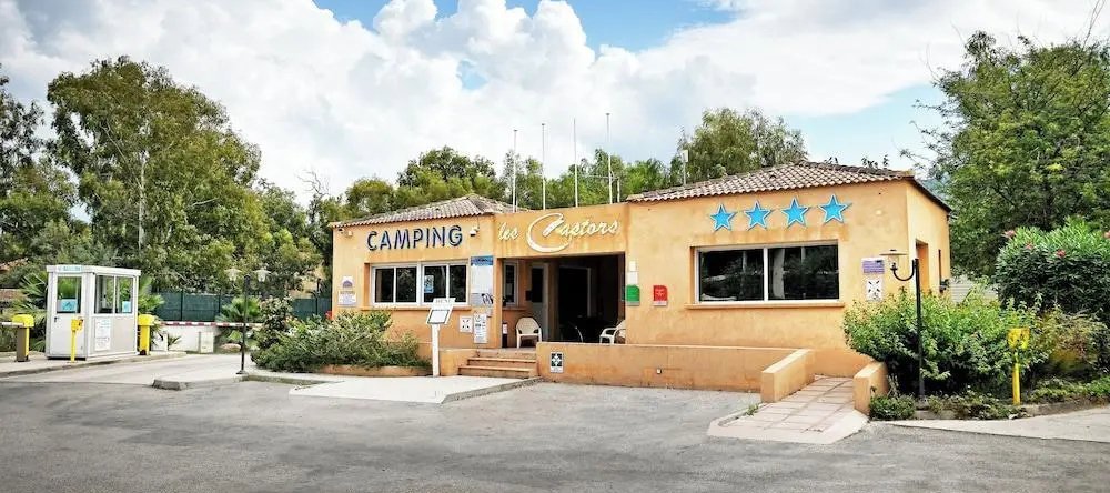 Camping Les Castors, 卡尔维 — 照片 1