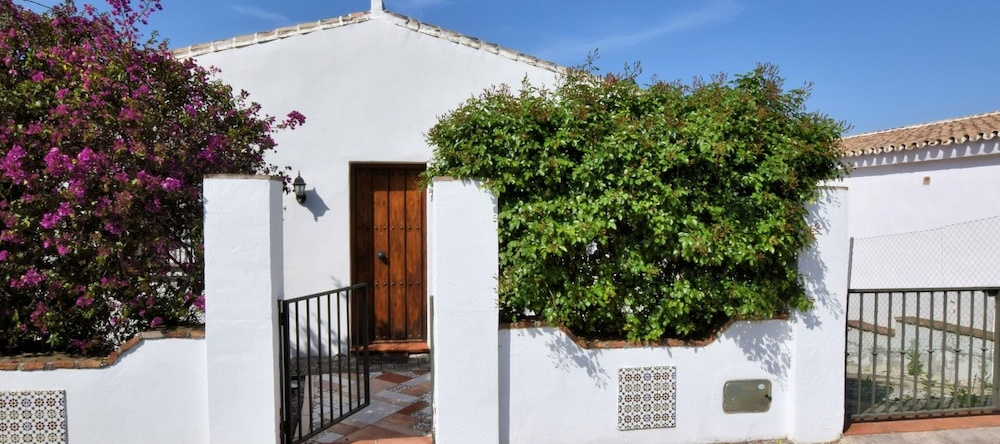Nice Holiday Home With Private Swimming Pool Near Torre Del Mar, Алькаусин — фото 1