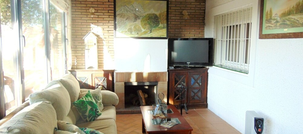 House With 4 Bedrooms In Sanlúcar La Mayor, With Enclosed Garden And Wifi, Санлукар-ла-Майор — фото 1