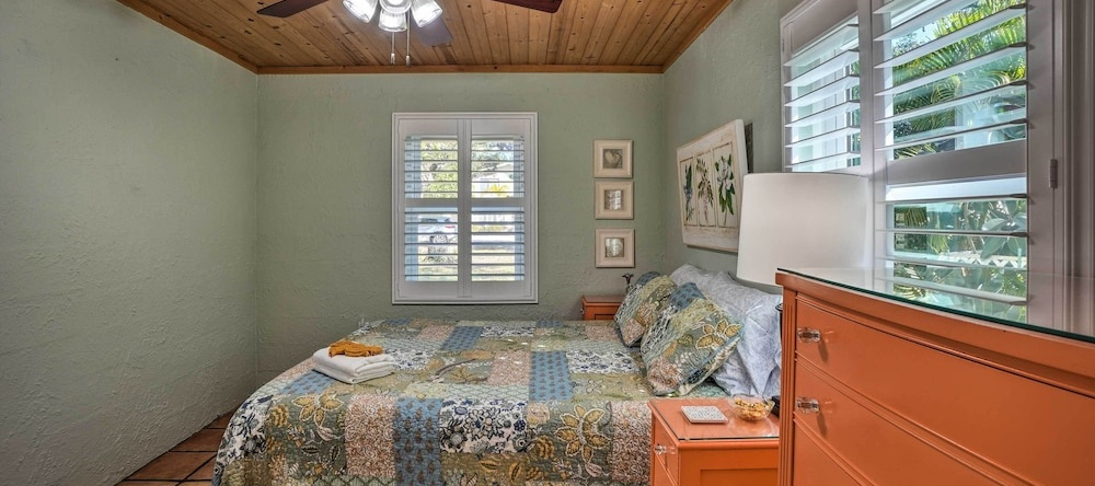 Palm Harbor Vacation Rental, Walk to Crystal Beach, Crystal Beach — photo 1