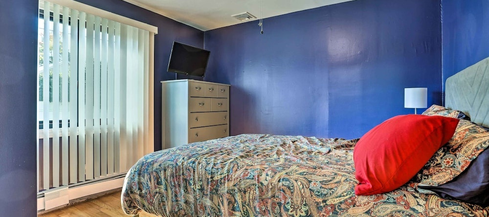 Vibrant Teaneck Home ~ 12 Mi To Manhattan!, Тинек — фото 1
