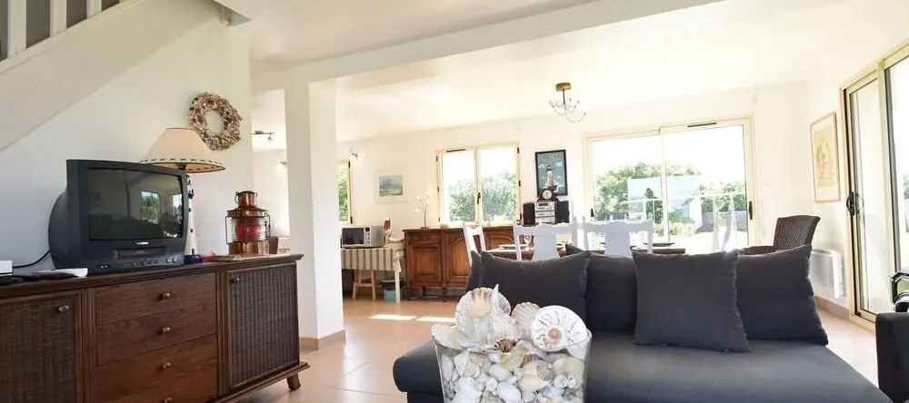 Luxurious Holiday Home in Plouhinec Near Sea, 普尔戈阿泽克 — 照片 1