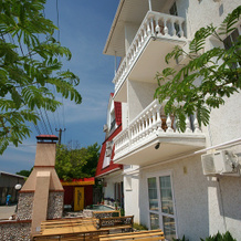 Maksim v Chastnom Dome Living Quarters, Nikolaevka — photo 3