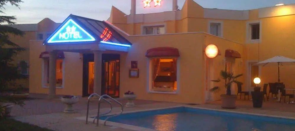 Citôtel Aurore Bourges Nord - Saint Doulchard, 圣杜尔沙 — 照片 1