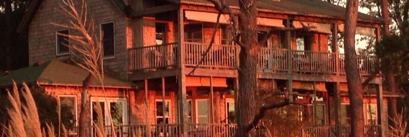 Cypress Moon Inn, 基蒂霍克 — 照片 1