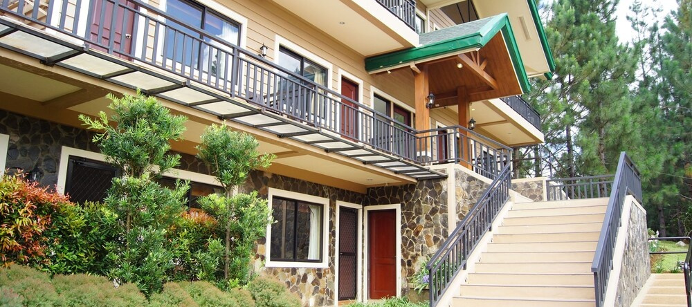 Pinegrove Mountain Lodge, Manolo Fortich — photo 1