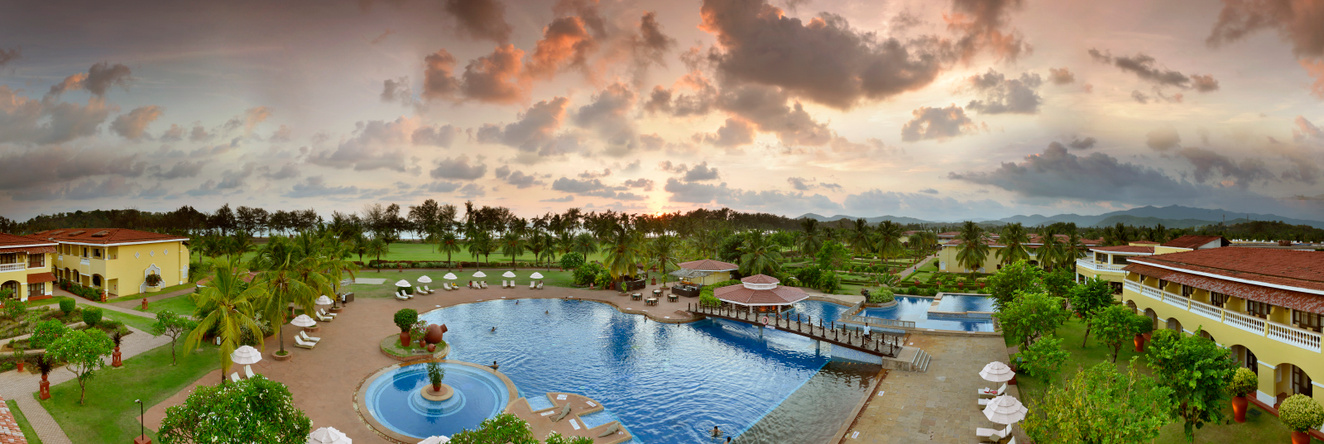 The Lalit Golf Spa Resort, Канакона — фото 1