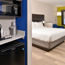 Holiday Inn Express & Suites Kansas City - Lee's Summit, an IHG Hotel, Lees Summit — photo 5