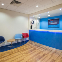 Travelodge Leatherhead, Лизерхед — фото 2