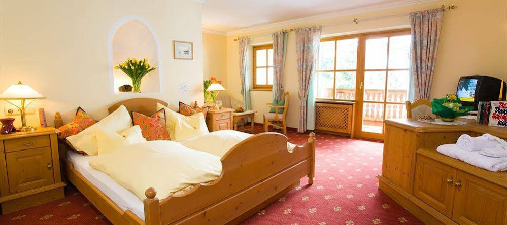 Wellnesshotel Mitterwirt, 迪恩滕阿姆霍赫柯尼希 — 照片 1
