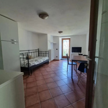 La Maison Jaune, Allein — photo 2
