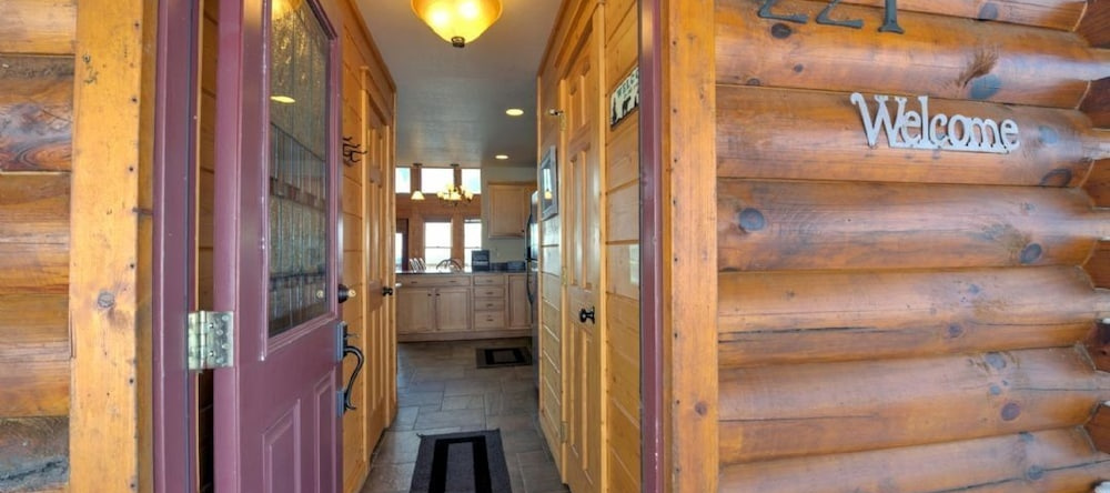 Black Bear Lodge at Scenic Wolf Resort - 3 Br Cabin, 欧文 — 照片 1