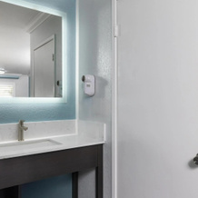 Red Lion Inn & Suites Lemoore, Lemoore — photo 4