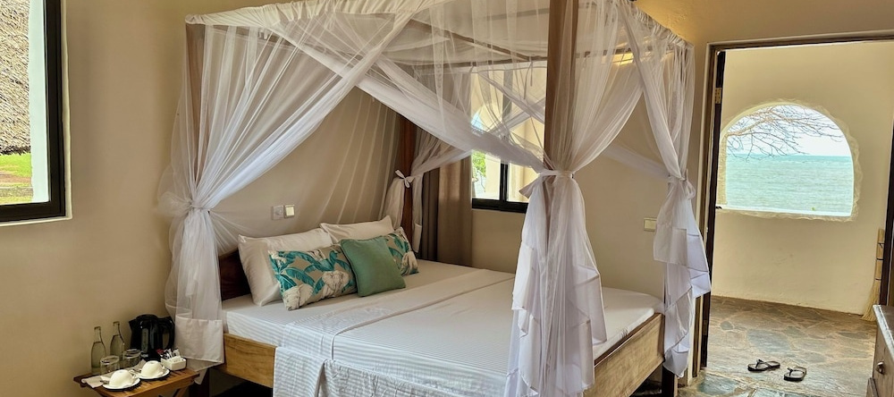 Mwazaro Beach Lodge, Shimoni — photo 1