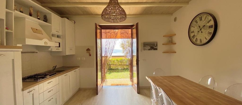 Appartamento con vista sul lago di Iseo e piscina, 里瓦迪索尔托 — 照片 1