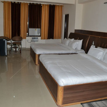 Hotel Singh Axis, 帕特尼托普 — 照片 4