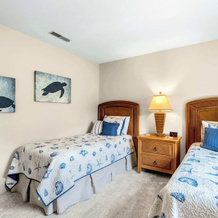 Carefree Tranquility at the Lake Waterfront Stay for 4 With Resort Amenities, Laurie — photo 4