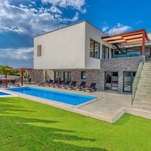 Leon's Holiday Homes Villa 3, Valbonasa — photo 4