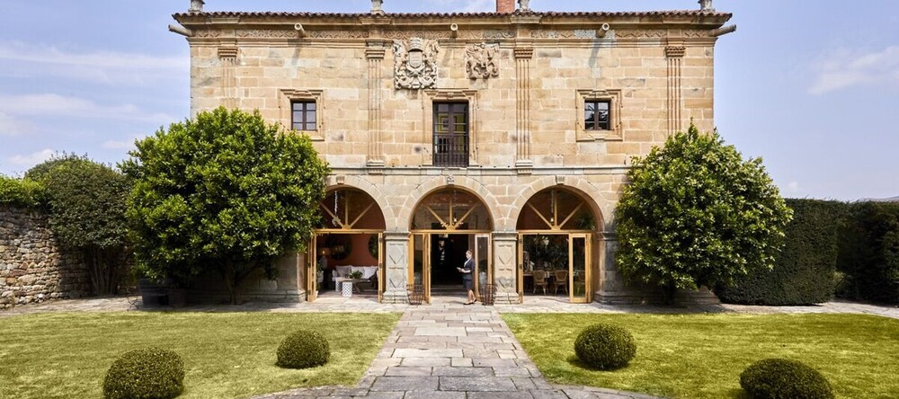Helguera Palacio Boutique & Antique, 蓬特维耶斯戈 — 照片 1