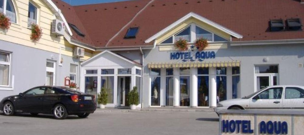 Hotel Aqua, 科马罗姆 — 照片 1