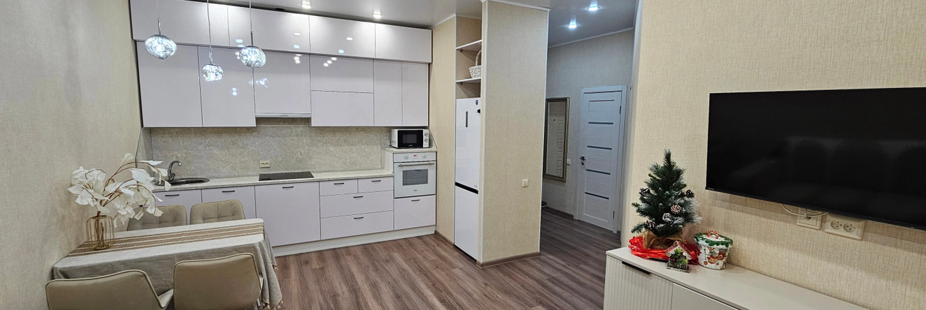 Na Ozere Yakty-Kul Bannoye Flat, 泽廖纳亚波利亚纳 — 照片 1